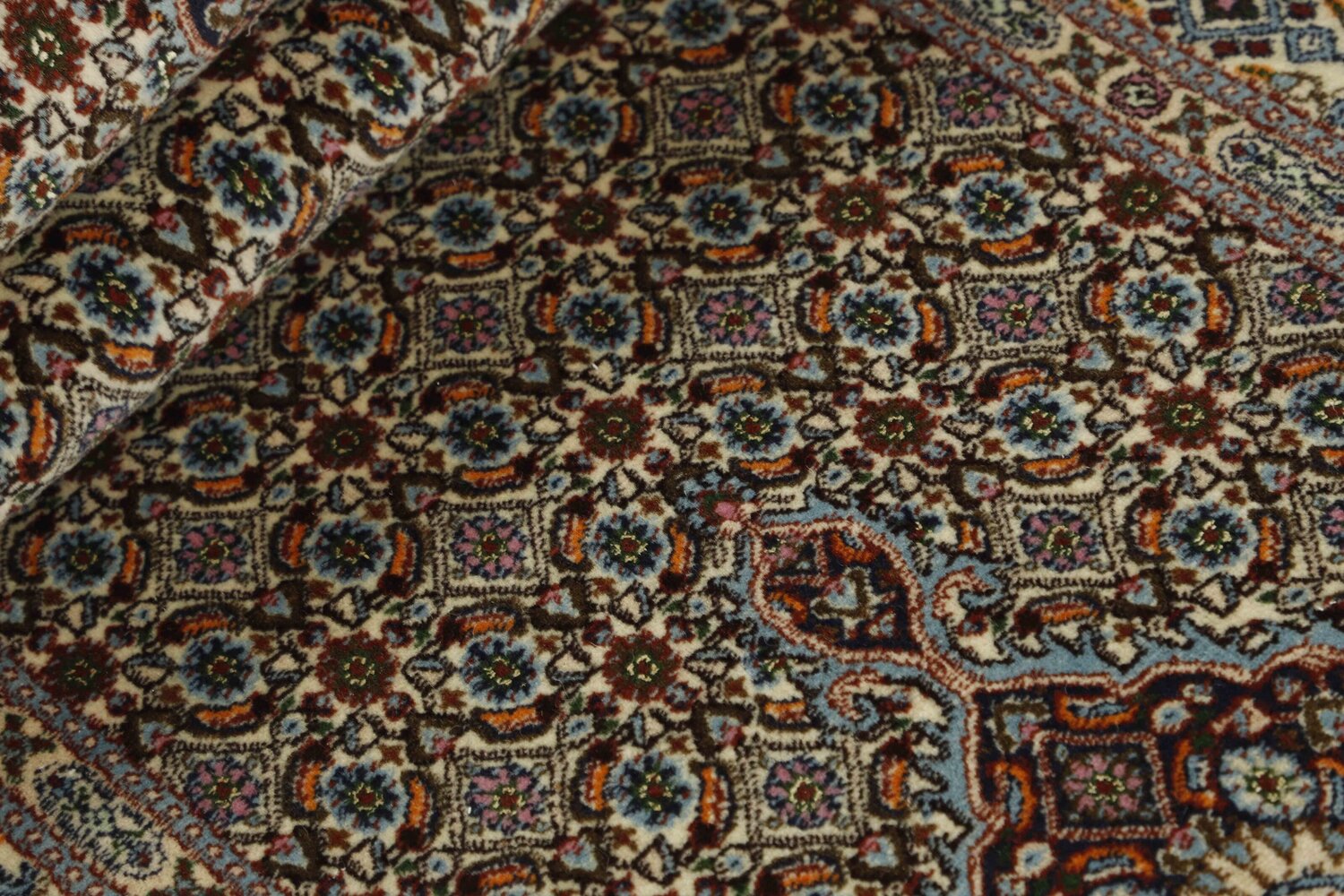 1472494-2.jpg