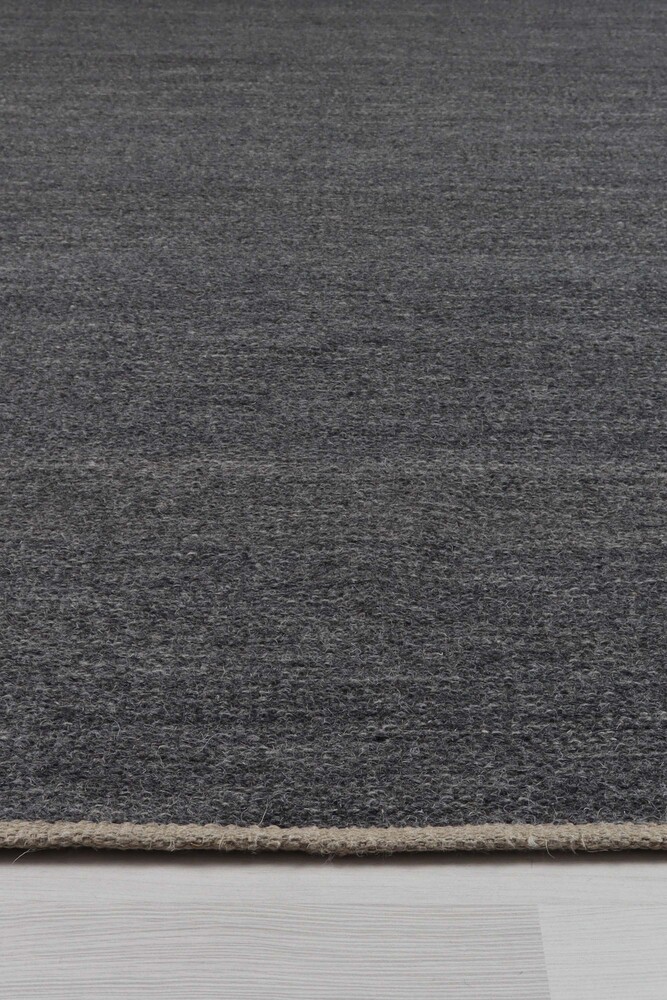 Ullmatta-Kiruna-grafit-Matt-Tema