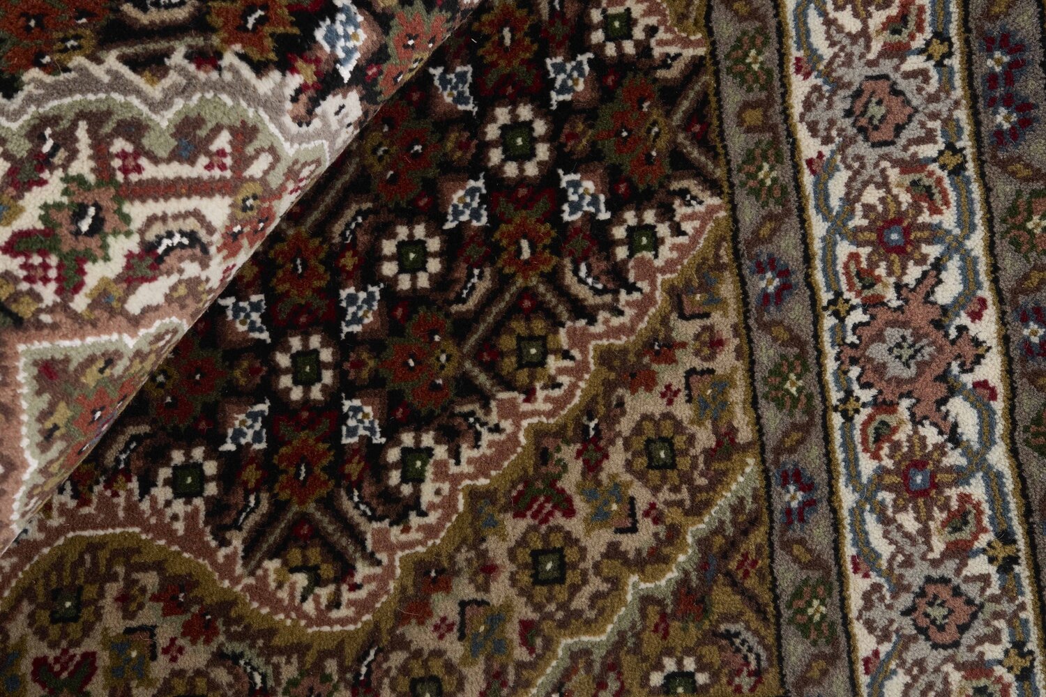 1494500-2.jpg